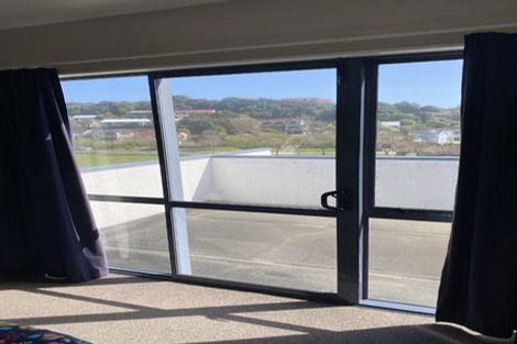 Photo of property in 74 Samwell Drive, Whitby, Porirua, 5024