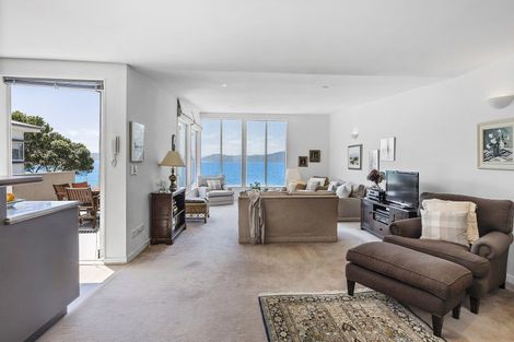 Photo of property in 353a Karaka Bay Road, Karaka Bays, Wellington, 6022