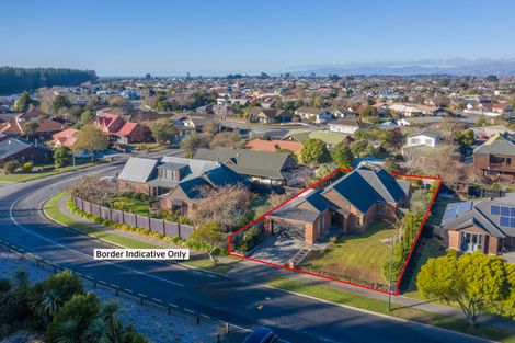 Photo of property in 136 Rothesay Road, Parklands, Christchurch, 8083