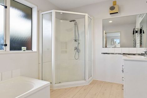Photo of property in 5 Blue Gum Place, New Brighton, Christchurch, 8083