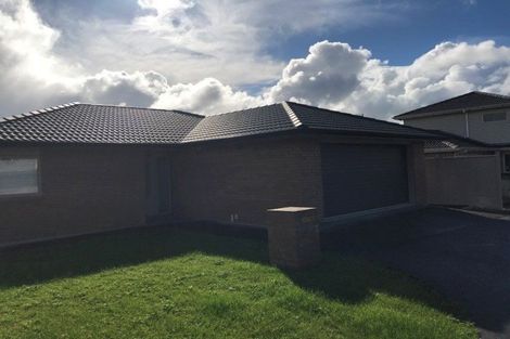 Photo of property in 35 Riverglade Parkway, Te Atatu South, Auckland, 0610