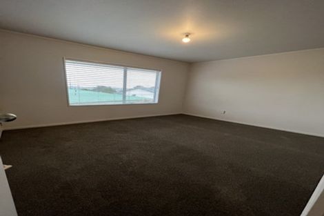 Photo of property in 38 Lilburn Crescent, Massey, Auckland, 0614