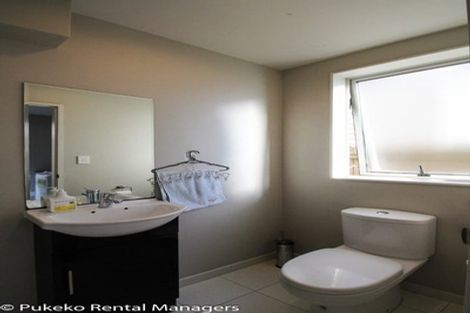 Photo of property in 28 Kuaka Drive, Takanini, 2112