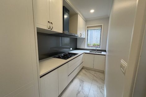 Photo of property in 26 Lagonda Rise, Oteha, Auckland, 0632