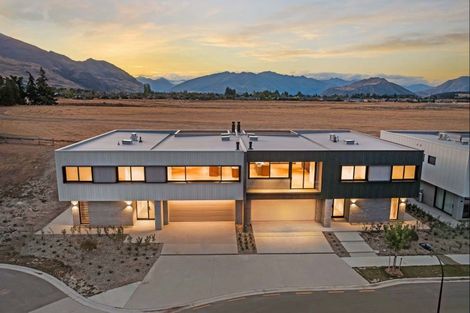 Photo of property in 25 Rubus Street, Wanaka, 9382