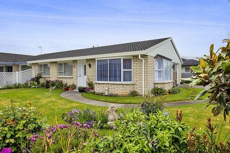 Photo of property in 2 Manse Street, Hawera, 4610