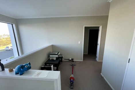 Photo of property in 20 Owen Chapman Drive, Red Beach, 0932