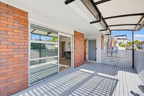 Photo of property in 52 Bodi Place, Te Atatu South, Auckland, 0610