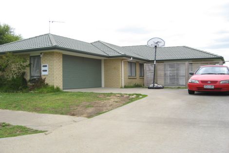 Photo of property in 10 Secoia Crescent, Mangere, Auckland, 2022