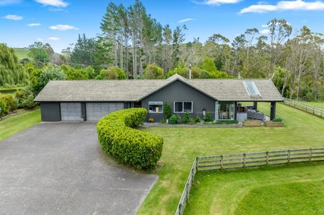 Photo of property in 842 South Head Road, South Head, Helensville, 0874