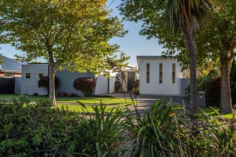 Photo of property in 15 Riverwood Boulevard, Redwood, Christchurch, 8051