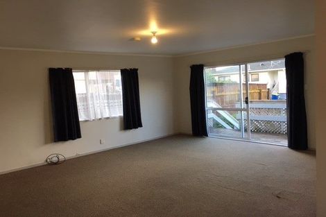 Photo of property in 5 Meadowvale Rise, Titirangi, Auckland, 0604