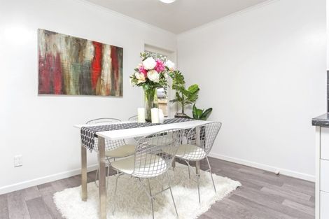 Photo of property in 1/5 Woodside Road, Manurewa, Auckland, 2102