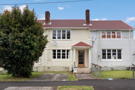 Photo of property in 2/2a Domain Street, Devonport, Auckland, 0624