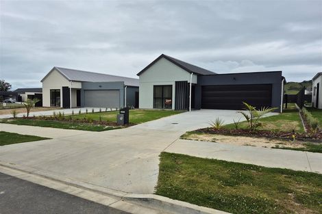 Photo of property in 62 Mataikokako Loop, Kawakawa Bay, 2585