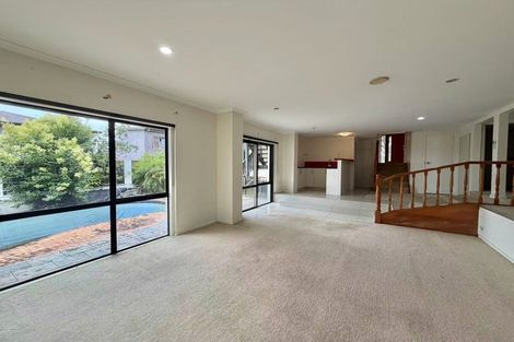 Photo of property in 121 Redoubt Road, Goodwood Heights, Auckland, 2105