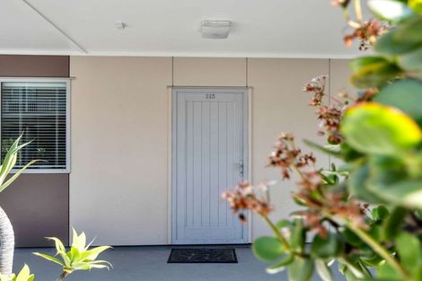 Photo of property in 215/332 Maunganui Road, Mount Maunganui, 3116