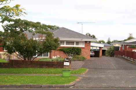Photo of property in 2/73 Howe Street, Howick, Auckland, 2014