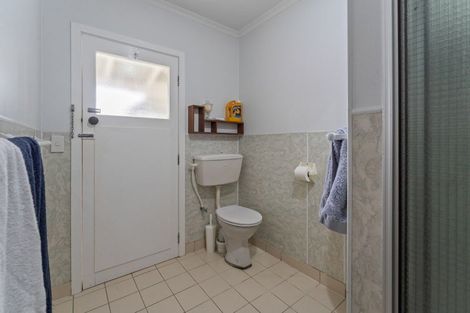 Photo of property in 24 Domain Road, Otaki, 5512