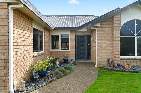 Photo of property in 27 Northmeadow Drive, Rototuna, Hamilton, 3210