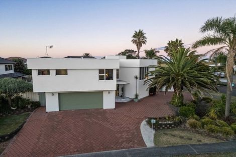 Photo of property in 2 Seychelles Drive, Papamoa Beach, Papamoa, 3118
