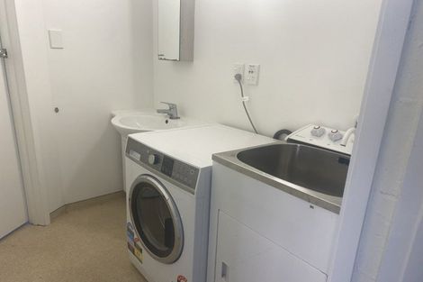 Photo of property in 102 Harbour Terrace, North Dunedin, Dunedin, 9016