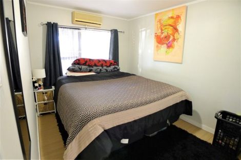 Photo of property in 23 Flaunty Place, West Harbour, Auckland, 0618