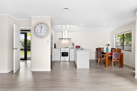 Photo of property in 3 Margan Avenue, New Lynn, Auckland, 0600