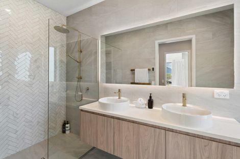 Photo of property in 11a Double Cone Road, Jacks Point, Queenstown, 9371