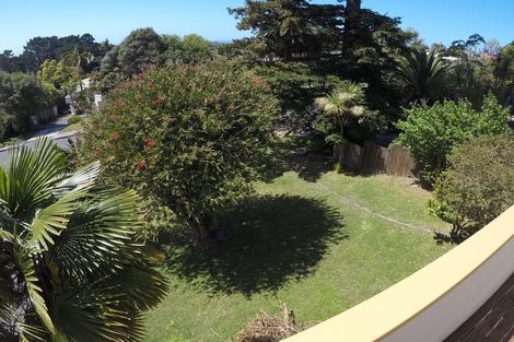 Photo of property in 1/10 Holt Avenue, Torbay, Auckland, 0630