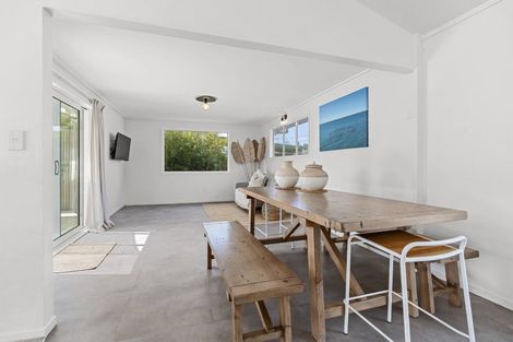 Photo of property in 46 Donnelly Street, Oakura, 4314