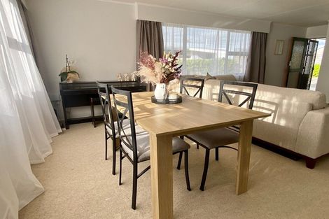 Photo of property in 16 Blenheim Place, Feilding, 4702