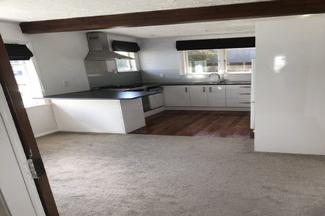 Photo of property in 6 Middlesex Place, Northland, Wellington, 6012