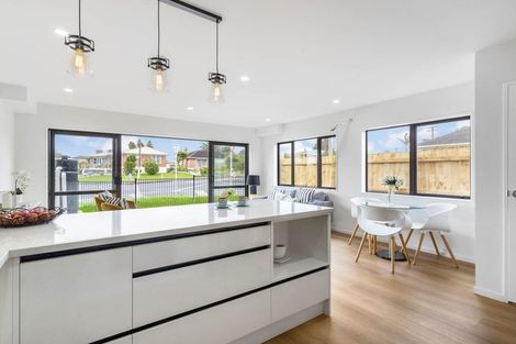 Photo of property in 1c Hollinbrigg Place, Manurewa, Auckland, 2102