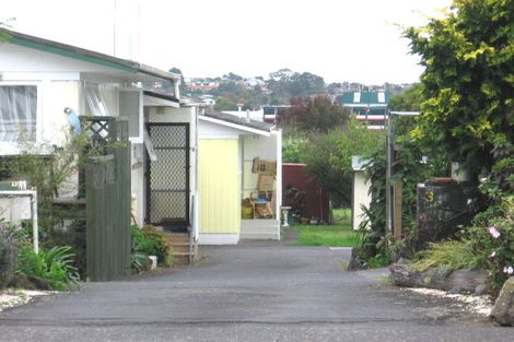 Photo of property in 3/3 Buscomb Avenue, Henderson, Auckland, 0610