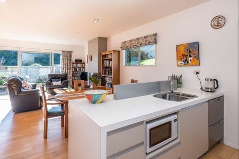 Photo of property in 72 Saddleback Grove, Karori, Wellington, 6012