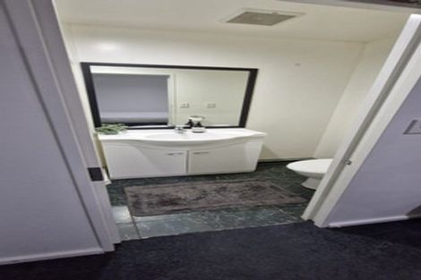 Photo of property in Atrium Apartments, 2h/154 The Terrace, Wellington Central, Wellington, 6011