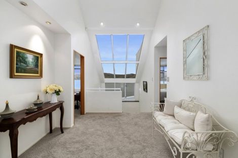 Photo of property in 28 Molyneux Close, Whitby, Porirua, 5024