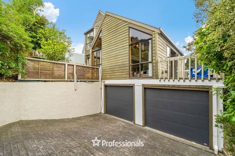 Photo of property in 6 Cassis Place, Crofton Downs, Wellington, 6035