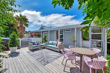 Photo of property in 6 Tyne Road, Forrest Hill, Auckland, 0620
