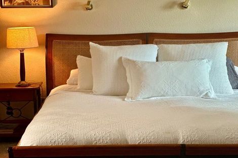 Photo of property in 15 Whiorau Grove, Lowry Bay, Lower Hutt, 5013