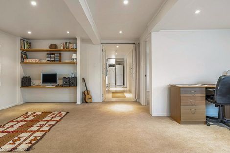 Photo of property in 18 Lavelle Road, Henderson, Auckland, 0612
