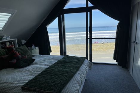 Photo of property in 8a Lyall Parade, Lyall Bay, Wellington, 6022