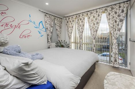 Photo of property in 30 Kuaka Drive, Takanini, 2112