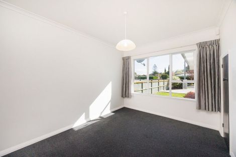 Photo of property in 18 East Street, Terrace End, Palmerston North, 4410