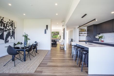 Photo of property in 8a Huka Road, Birkenhead, Auckland, 0626