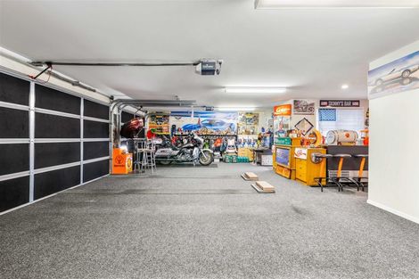 Photo of property in 38 Gilbransen Road, Kumeu, 0810