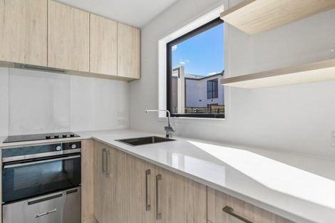 Photo of property in 5/172 Don Buck Road, Massey, Auckland, 0614