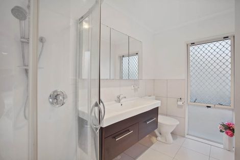 Photo of property in 8 Yarlside Place, Northpark, Auckland, 2013