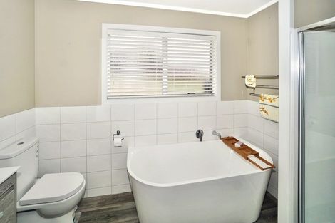 Photo of property in 2 Killarney Street, Te Puke, 3119